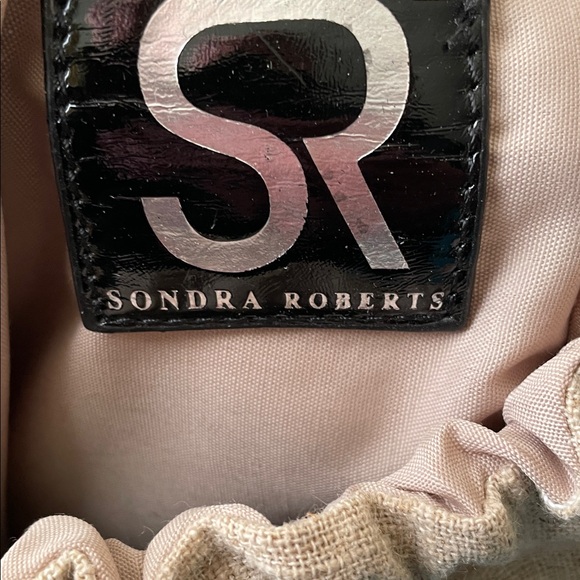 Sondra Roberts Teal & Red Cutout Tote Bags - Picture 7 of 16